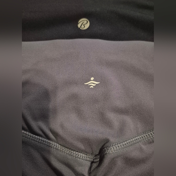 Women's Bundle of Athletic Cropped Highwaist Leggings L EUC - Picture 5 of 13